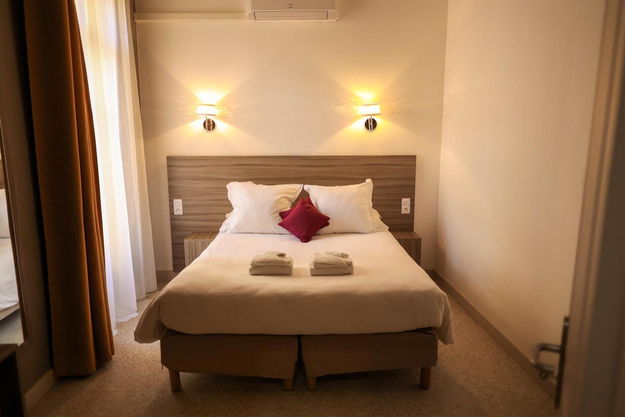 Hotel Le Chapon Fin Moissac Esterno foto