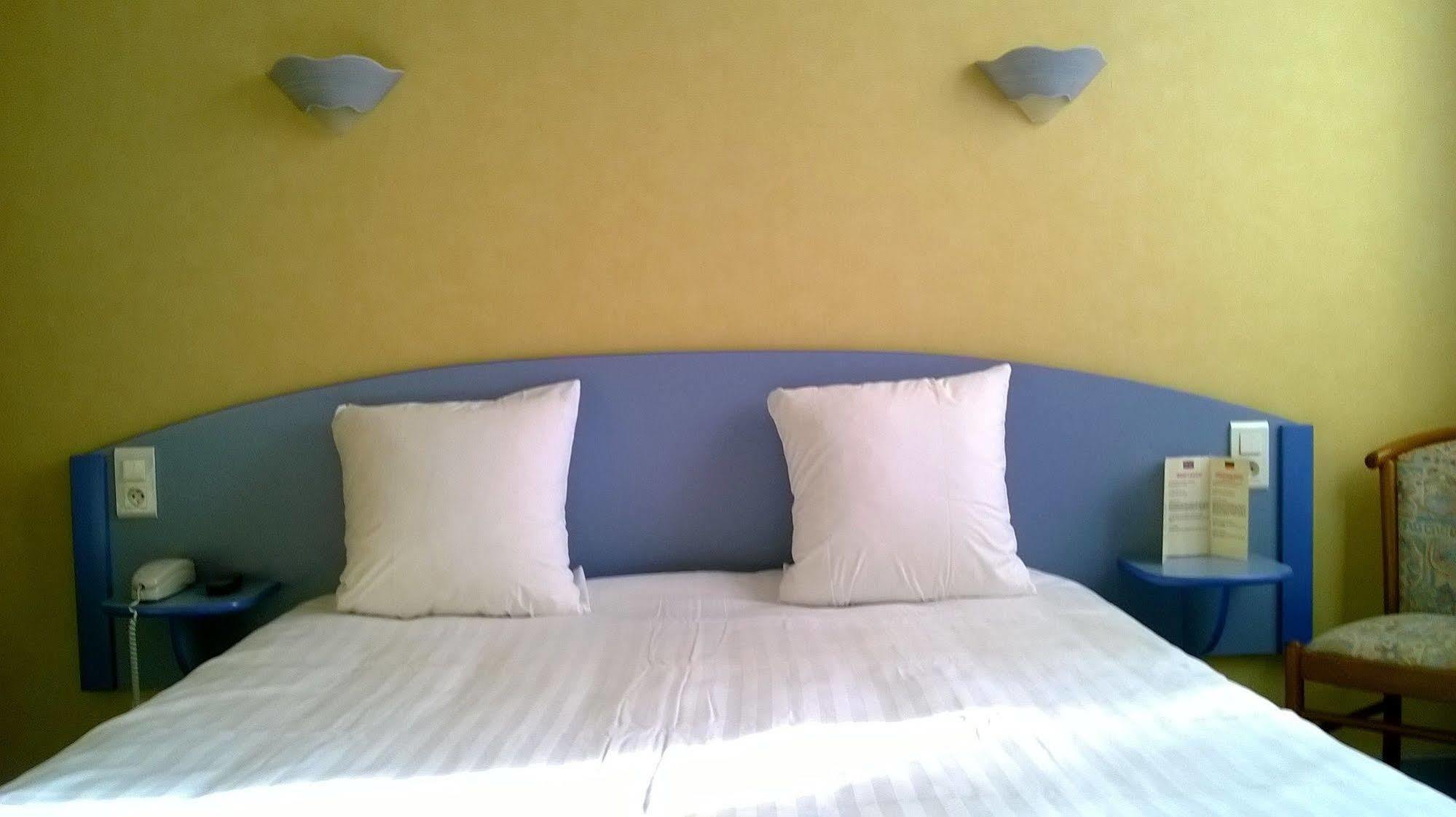 Hotel Le Chapon Fin Moissac Esterno foto