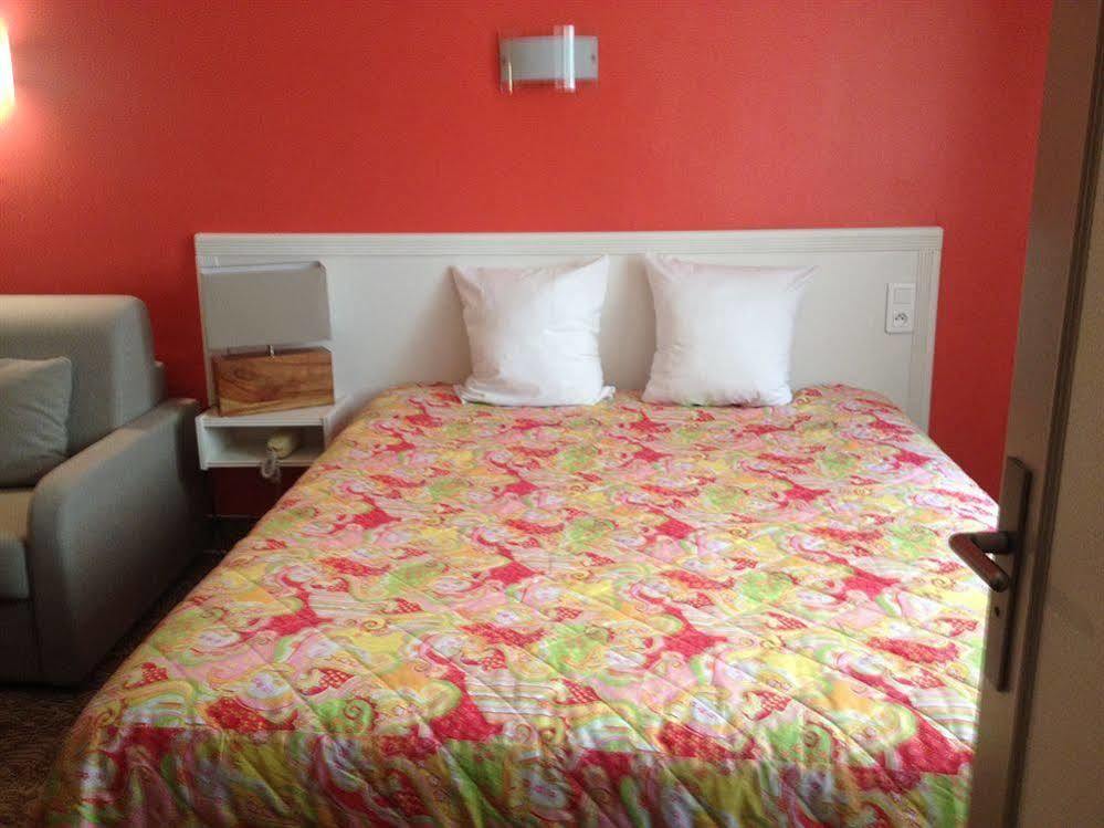 Hotel Le Chapon Fin Moissac Esterno foto