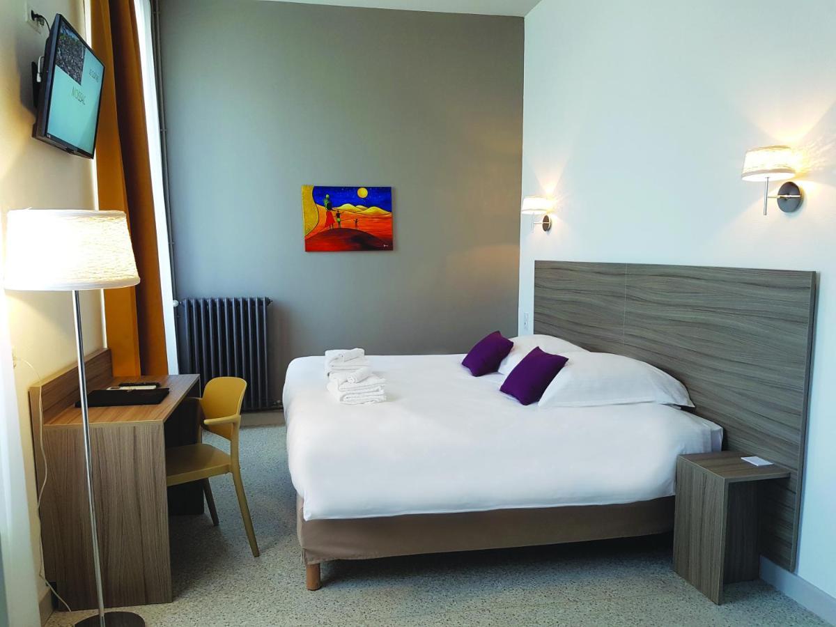 Hotel Le Chapon Fin Moissac Esterno foto